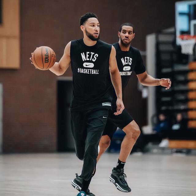 篮网险胜日本男篮，西蒙斯关键制胜