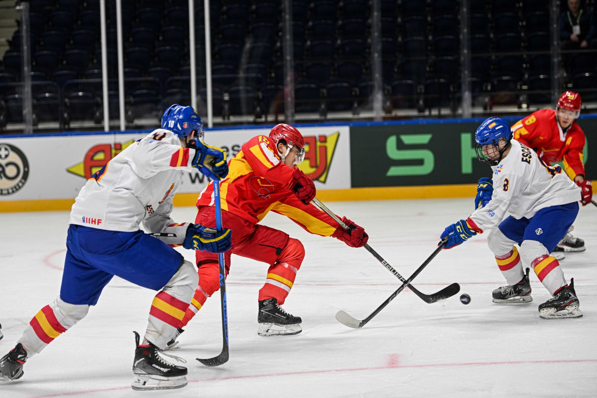 冰球热度飙升，网友热议不断