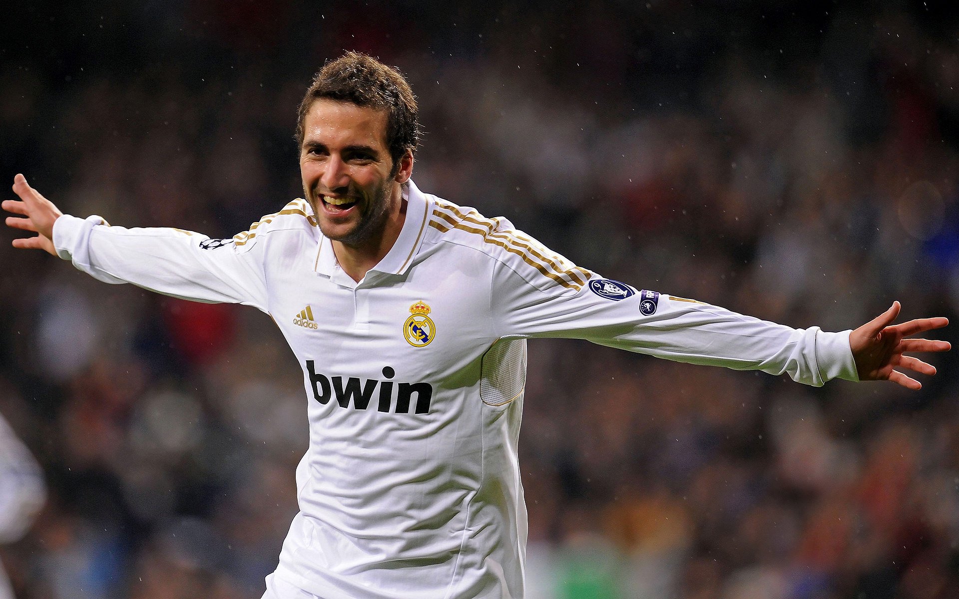 中场火山与红龙骤雨，恩佐爆发的艺术与威尔士血脉的坚韧压制