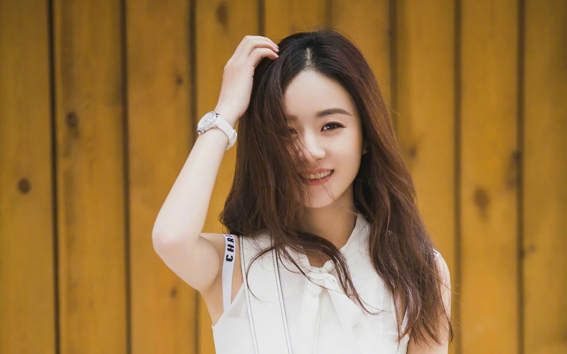这是一篇为你量身定制的文章，围绕唯一性展开，将体育竞技的偶然性与历史的必然性结合